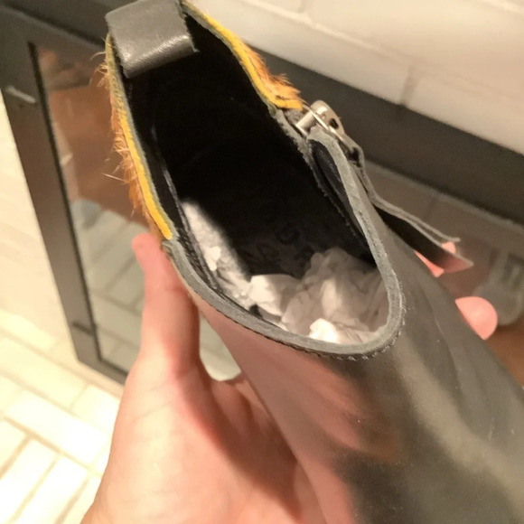 Journee Collection Signature Black and Animal Print Bootie Size 5.5 - Picture 7 of 8